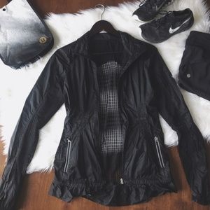 Lululemon Black Mesh Back Windbreaker Jacket